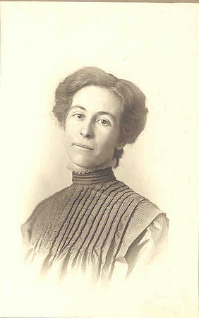 Hanna Lee Gertrude's niece